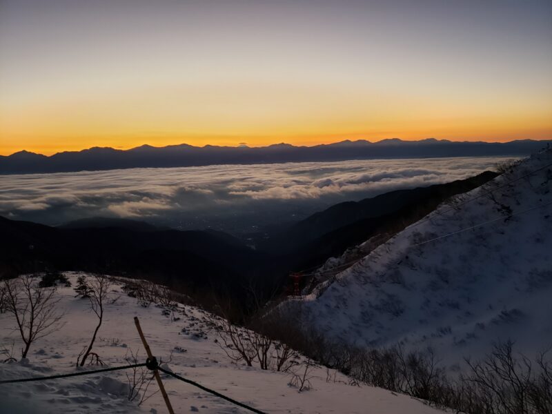 朝焼けの雲海